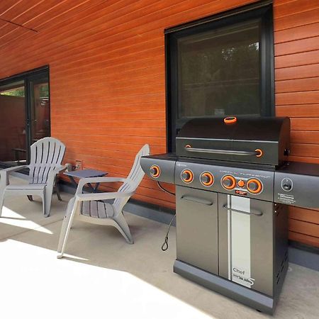 Al'S Escape By Revelstoke Vacations Apartment Bagian luar foto